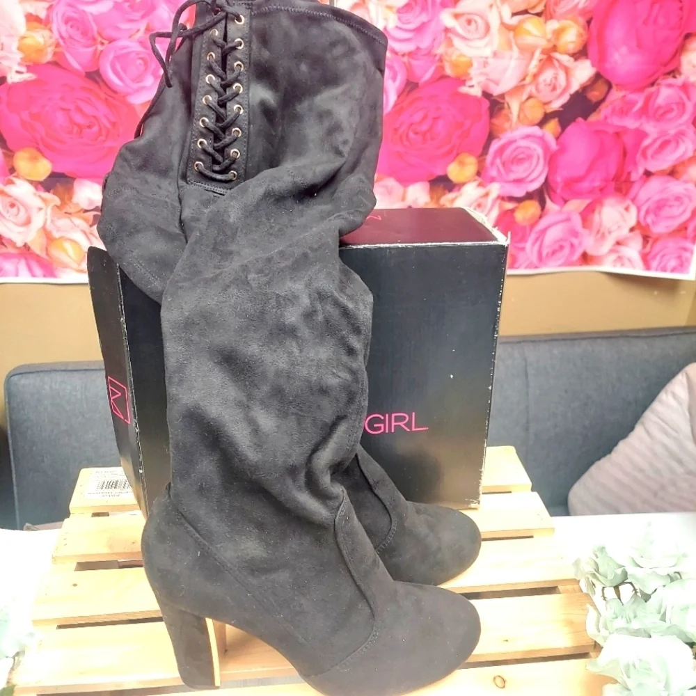 Material Girl NWT MPriyanka Black Size 10 Over The Knee Boots NEW IN BOX.